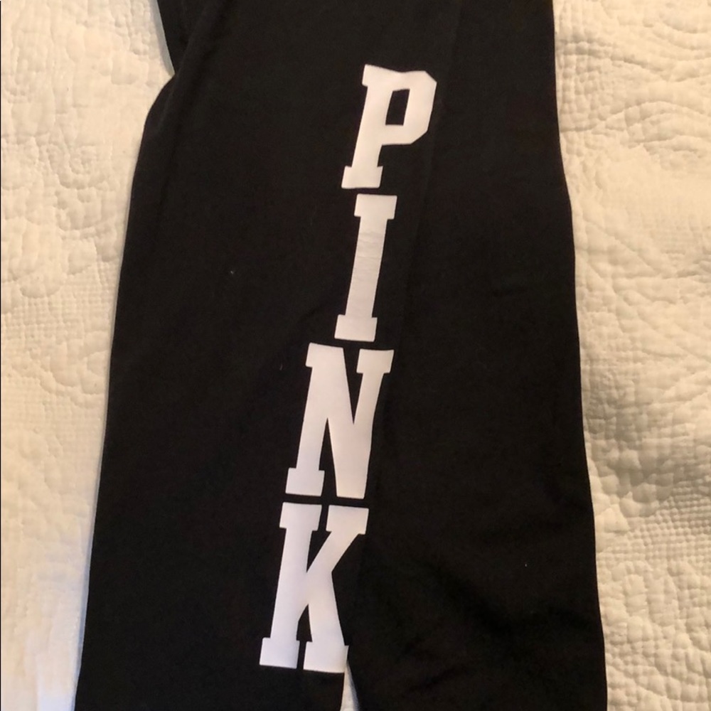 VS PINK Ultimate Capri Leggings